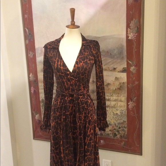 Diane Von Furstenberg Dresses & Skirts - Diane von Furstenberg wrap dress